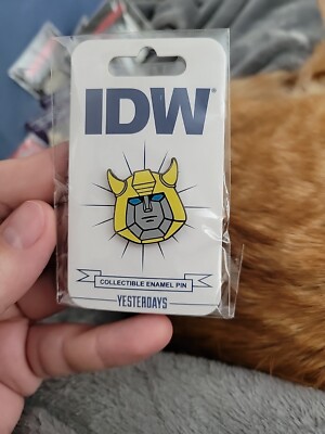 SDCC 2017 IDW Yesterdays Collectible Enamels Pin Transformers Bumblebee Hasbro