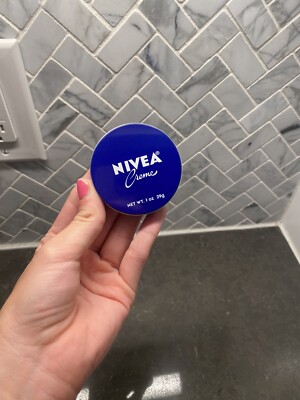 NEW Nivea Crème Moisturizing Tin, 1 oz