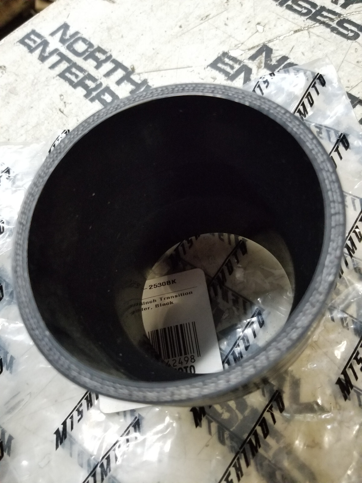 Mishimoto 2.5 to 3.0 Inch Black Transition Coupler MMCP 2530BK - Picture 3 of 3