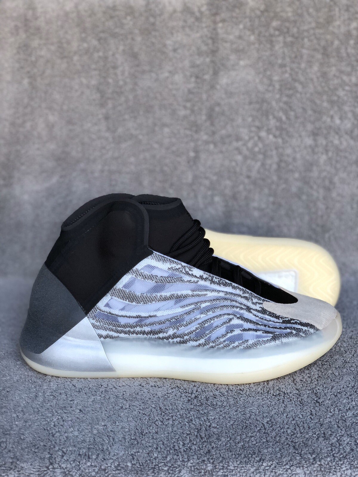 yeezy 350 quantum
