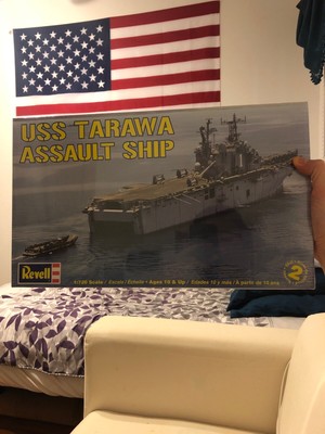 Revell 5044 Navy USS Tarawa LHA-1 Assault Ship 1/720