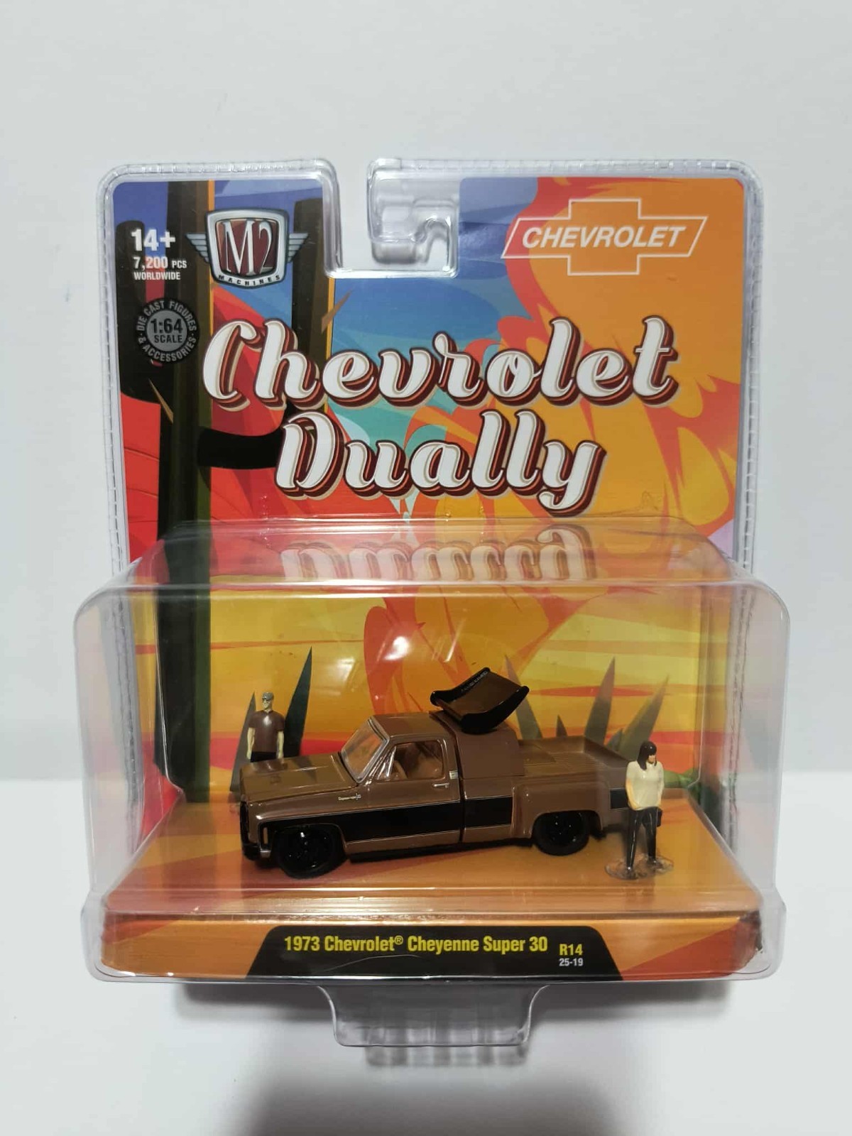 M2 Machines Diorama 1973 Chevrolet Cheyenne Super 30 Dually R14