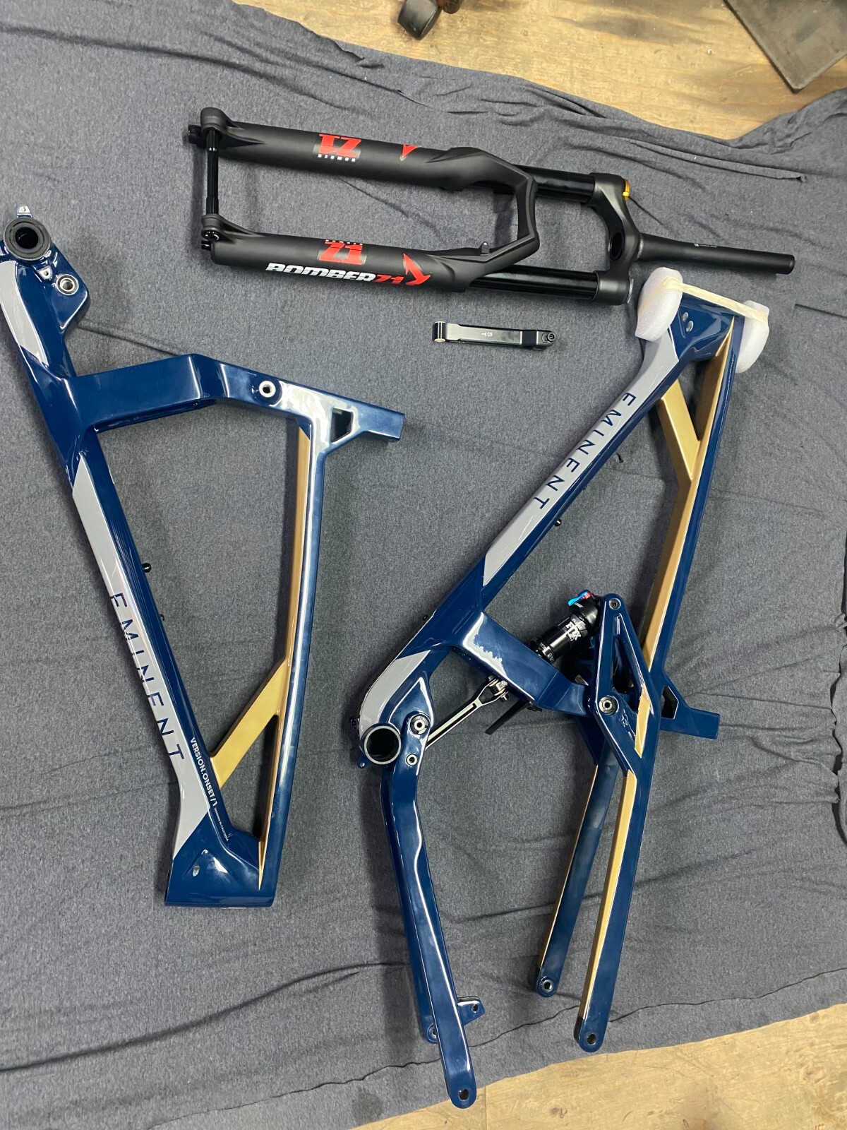 New Eminent Cycles Onset Frame 29 XL & L Builders package Marzocchi FOX shock