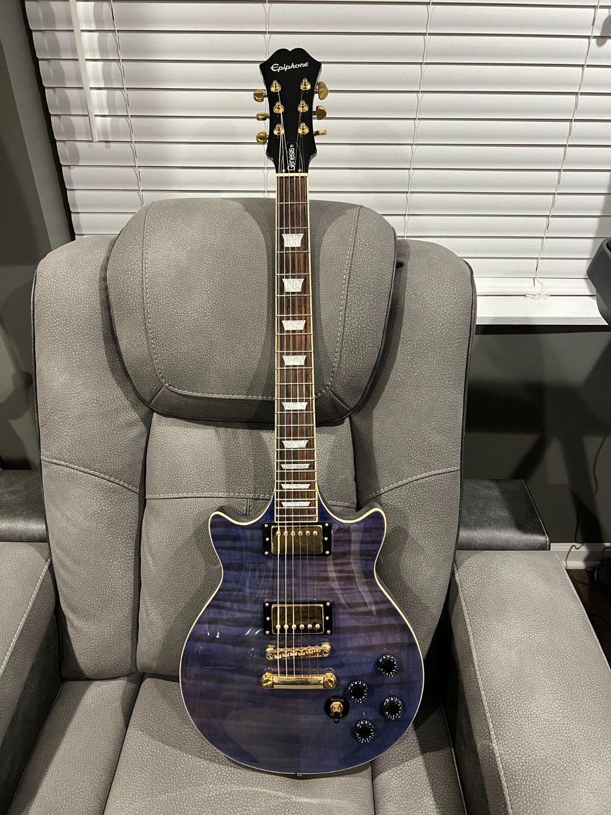 Limited Edition Epiphone Genesis Deluxe Pro Guitar with Limited Edition Epiphone Genesis Deluxe Pro Guitar with