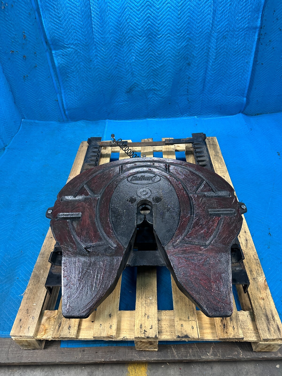 Freightliner Coronado 132 Holland FW35 Fifth Wheel Top Plate