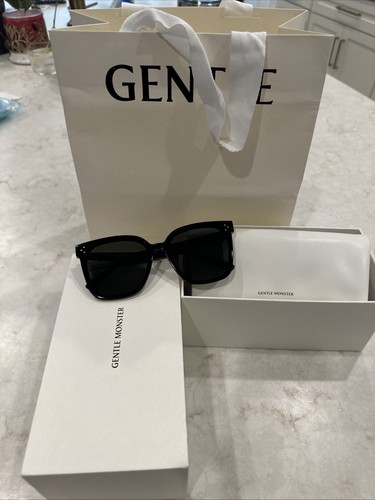 GENTLE MONSTER SOUTH SIDE N Black Frame Sunglasses w/ Case