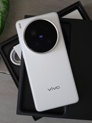 Vivo X200 Ultra 16GB+1TB SILVER China Model Unlocked GSM