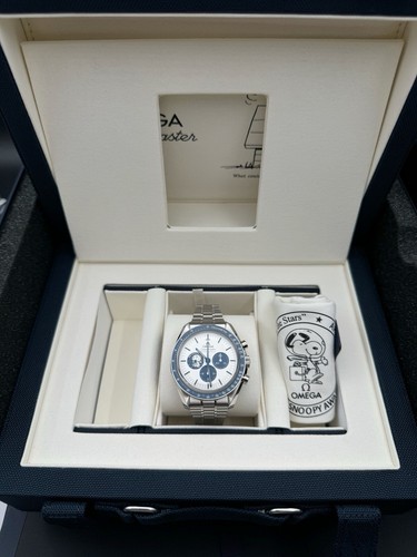 Pre-owned Omega 2024  Speedmaster "silver Snoopy Award" 50th Watch 310.32.42.50.02.001