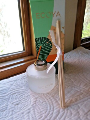 ECOYA FRAGRANCED DIFFUSER FRESH PINE 1.69 oz WITH BOTTLE STICKS FRAGRANCE NIB 