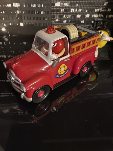 その他 m&m's FIRE TRUCK CANDY DISPENSER M&M's Fire Truck Dispenser with Lightning McQueen and Mater