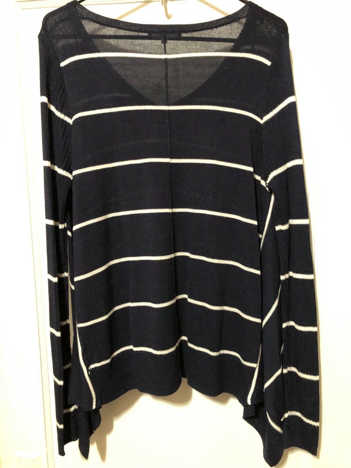 Willow & Clay Stripe V-Neck Sweater Side Shark Hem Blue & White S MSRP $88 NWT