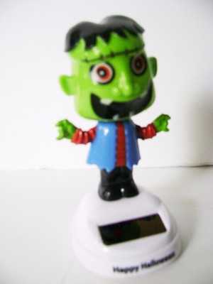 Solar Powered Dancing Young Frankenstein  Bobble Head / Moving  Arms -Green