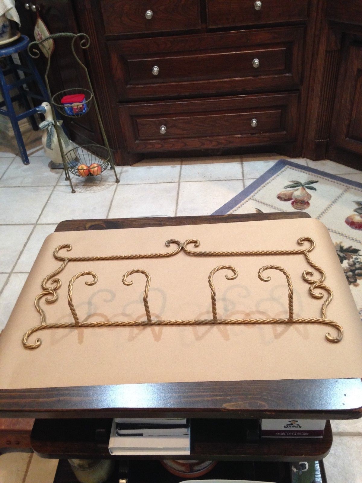 gold plate holder for 2 plates / attractive style
