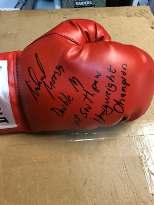 MICHAEL MOORER SIGNED EVERLAST BOXING GLOVE W/INSCRIPTIONS RARE
