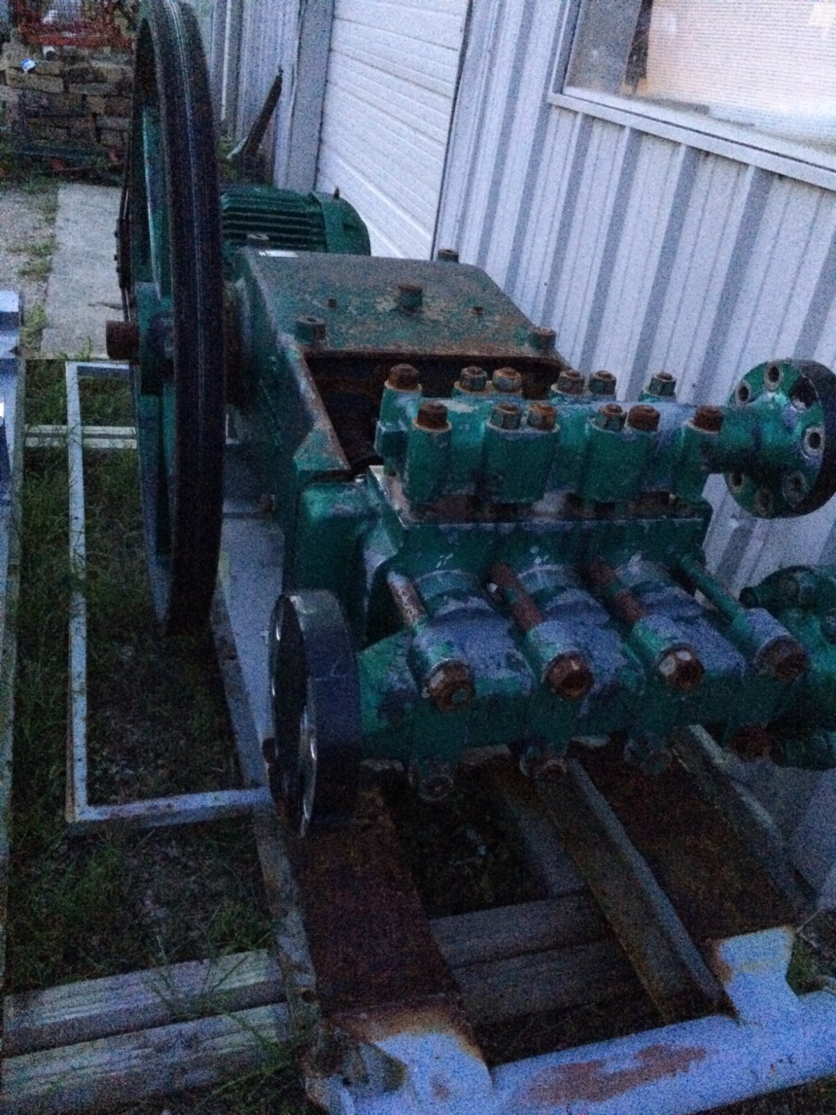 Ingersoll-Rand HS3 Triplex Pumps [2] matching pumps, motors