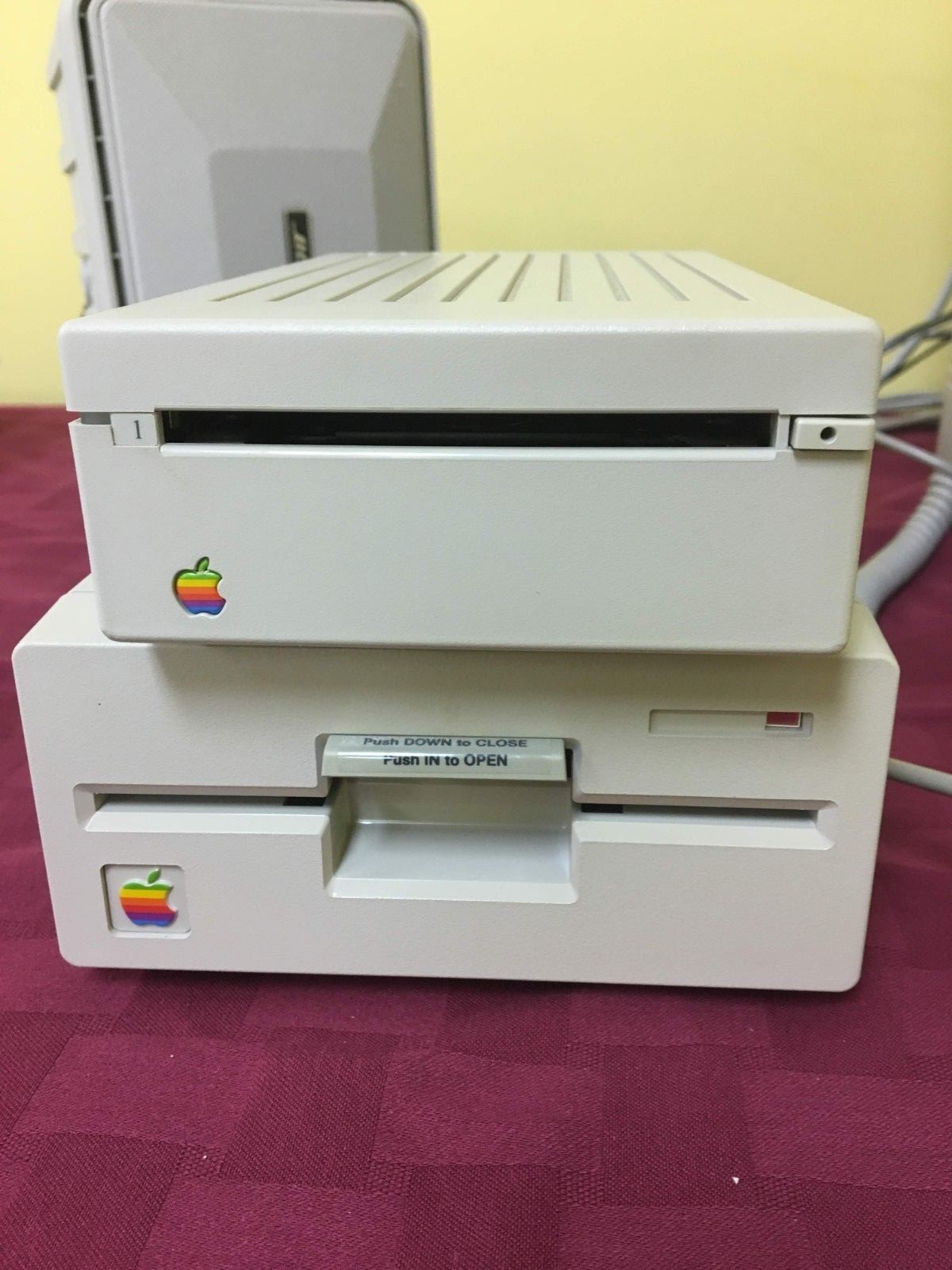 Apple IIGS Complete, MINT CONDITION! Original Cardboard boxes + extra programs