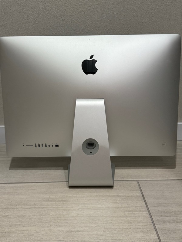 Apple iMac 27-Retina 5K-Late 2015 . Quad i5-3.2GHz, 32GB Ram, 2 TB