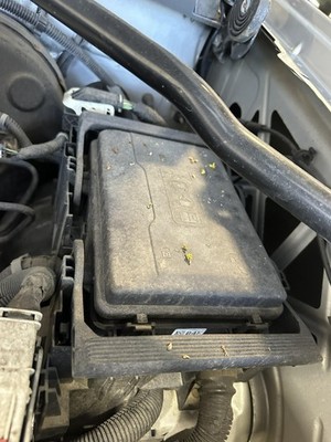 14 15 16 17 CHEVY SILVERADO 1500 Engine Fuse Box Block Assembly