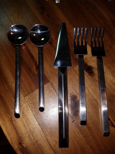 *YAMAZAKI ELEMENTS 5 PIECE PLACE SETTING - Cool abstract modern design