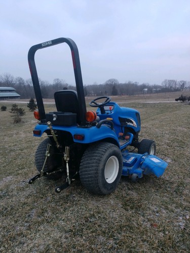 Very Clean New Holland TC25D Tractor w/belly mower CAN SHIP CHEAP