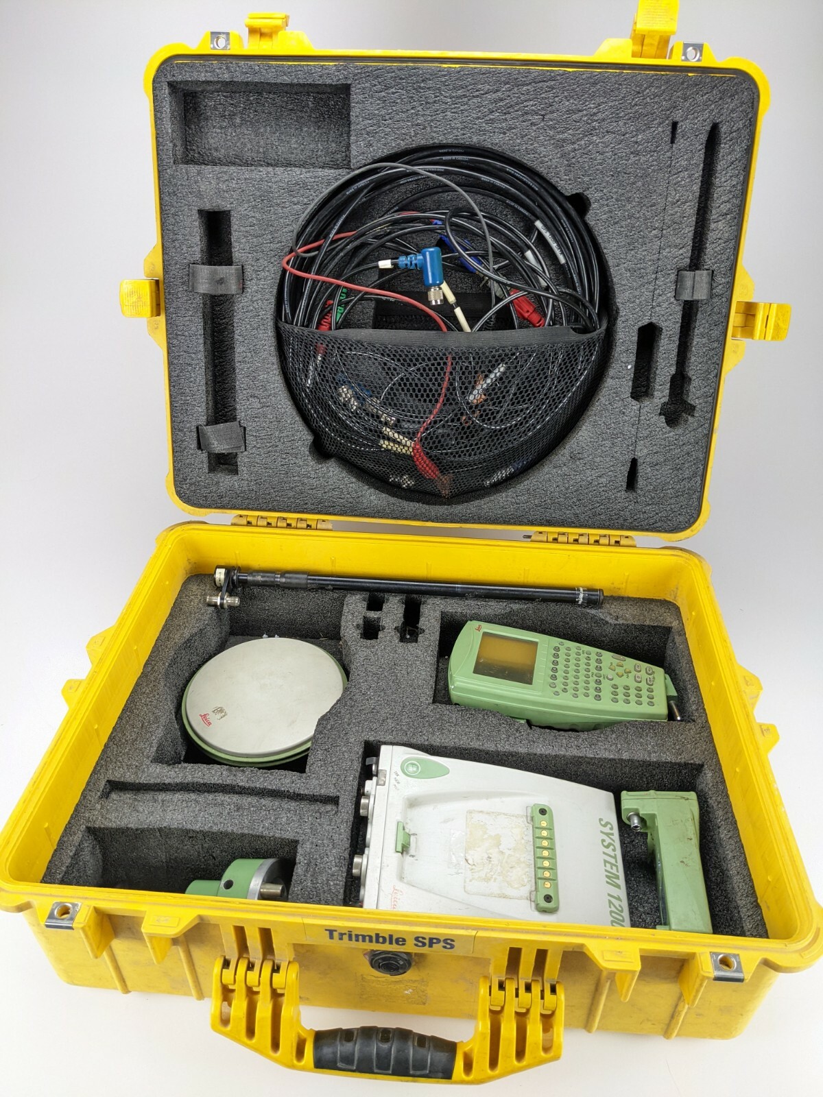 Leica GPS System 1200 RX1210T, ATX1202 Antenna, GX1230 GG + Leica GPS System 1200 RX1210T, ATX1202 Antenna, GX1230 GG +