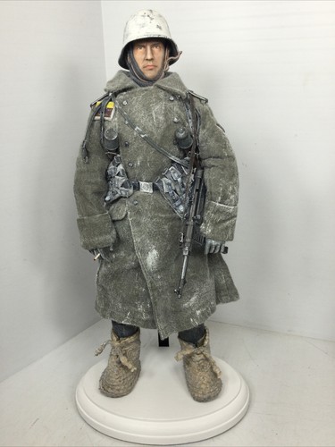 フィギュア　WWII GERMAN Battle of Stalingrad 1/6 CUSTOM GERMAN WEHRMACHT 6TH ARMY CAPT MP-40 & P-38