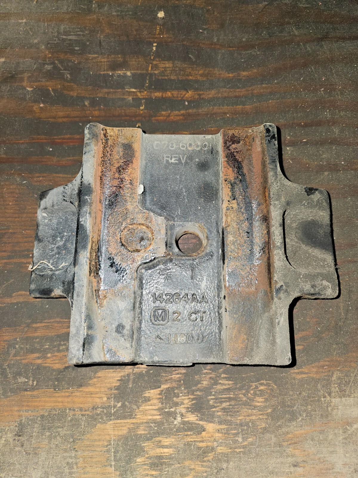 46ページ Peterbilt Low Air Leaf Axle Seat C78-6000 | eBay