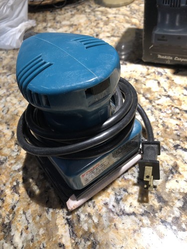 PRE-OWNED & TESTED MAKITA #B04550 1/4 SHEET 1.6A 14,000 OPM FINISHING SANDER