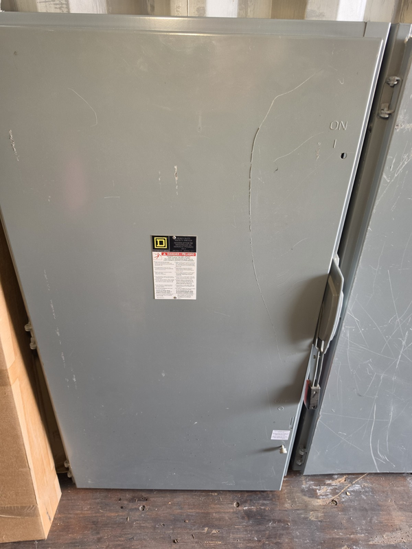 SQUARE D H325N 3P4W 400 AMP 250V NEMA 1 INDOOR FUSED DISCONNECT USED