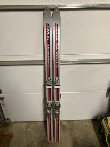 Vintage Rossignol Strato skis 157cm 62” With Salomon 444