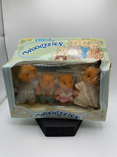 VINTAGE BLUE BOX TOYS WOODZZIES BEAR FAMILY 1974 - Box Shows