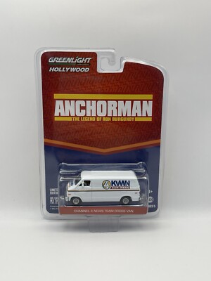 1:64 Greenlight Hollywood  5 - Anchorman Channel 5 News Team Dodge B-100 Van