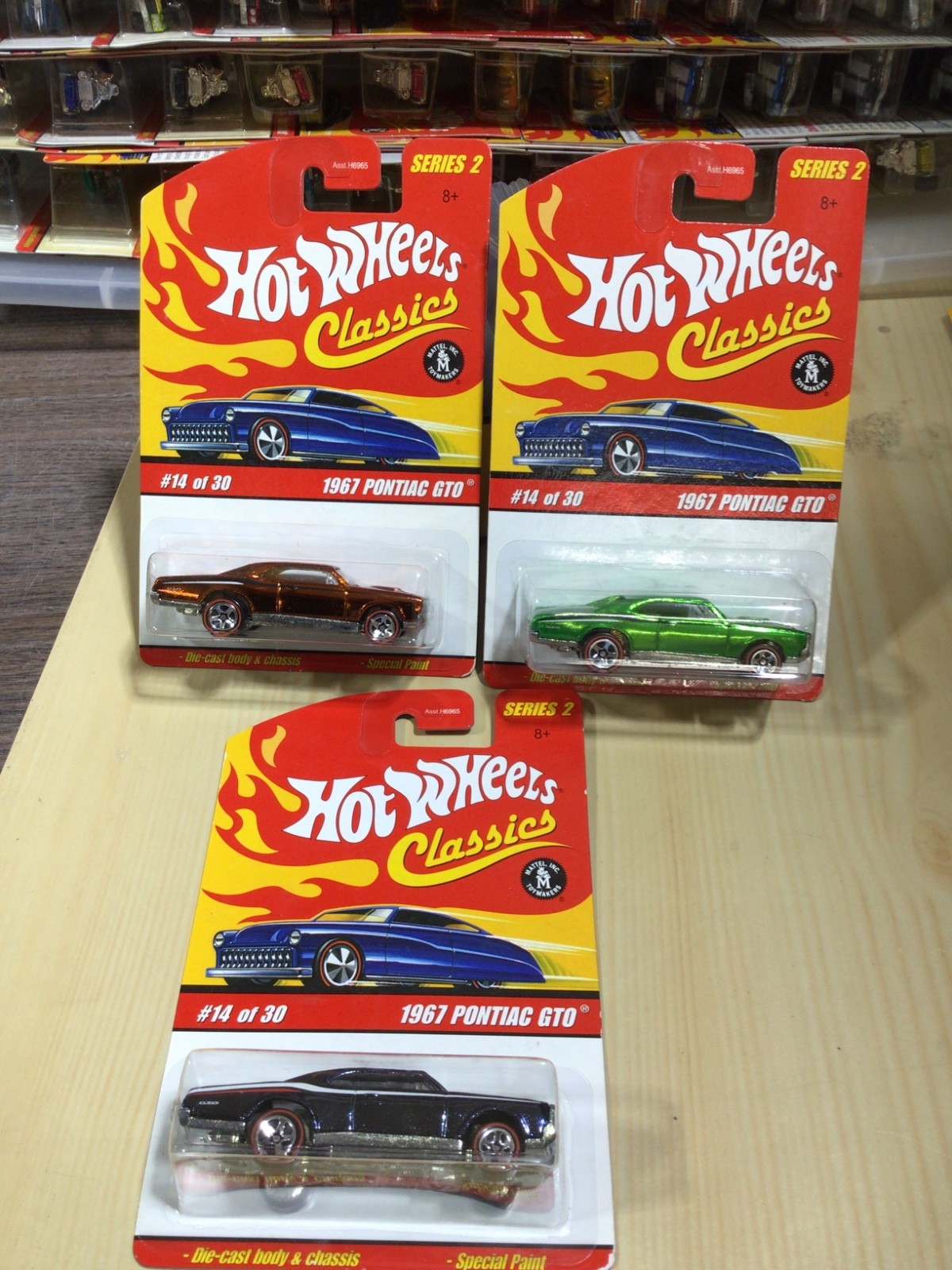 ミニカー Hot Wheels Classics 1967 PONTIAC GTO Amazon.com: 1967 PONTIAC GTO (ORANGE) 2005 Hot Wheels