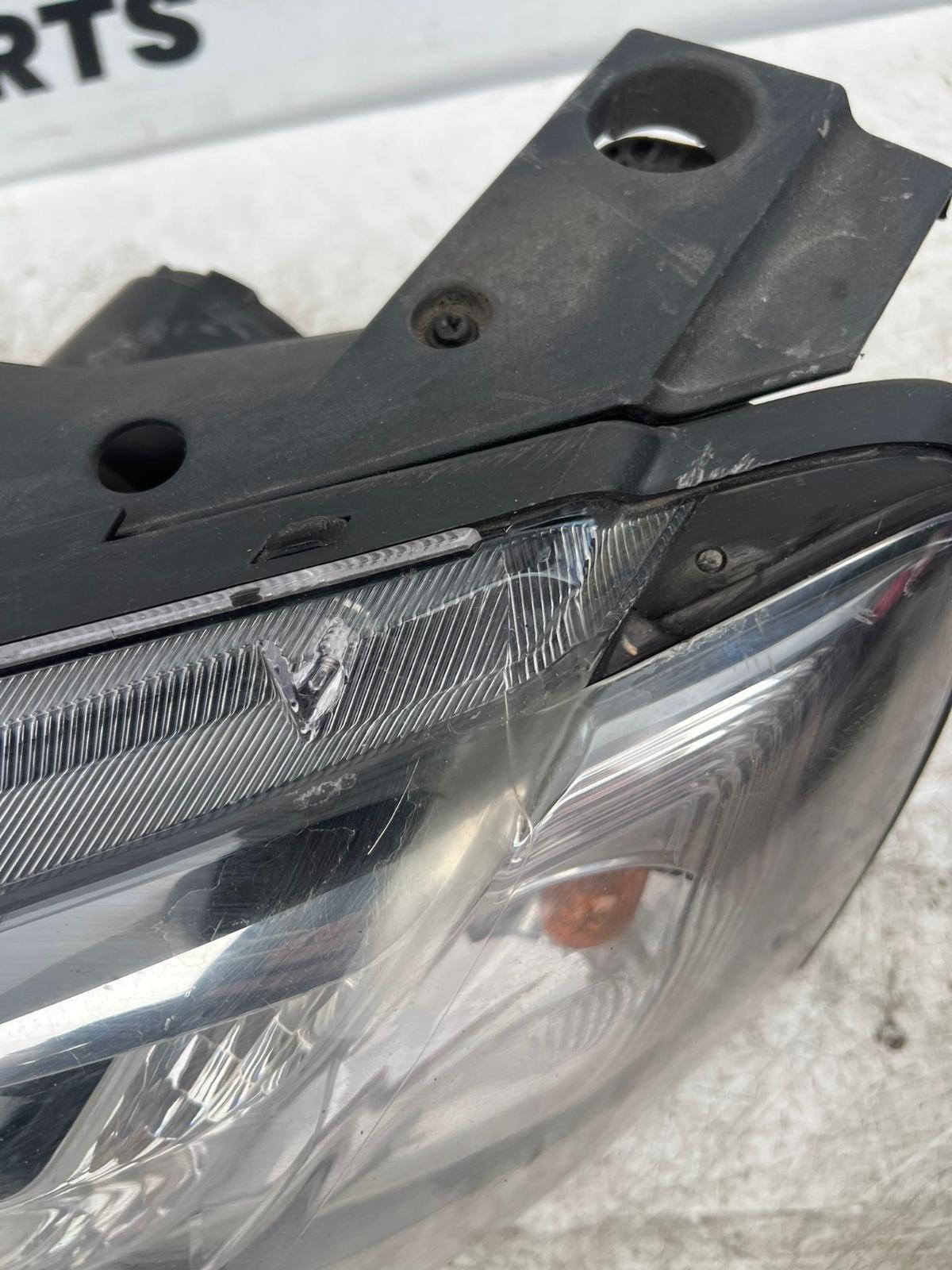 2018 Holden Captiva CG 10/2015-06/2018 LEFT HEADLAMP LED TYPE image 5