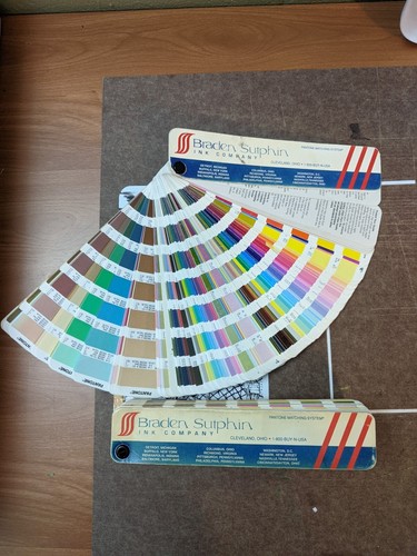 未開封PANTONE THE PLUS SERIESE FORMULAGUIDE Pantone The Plus Series Formula Guide Designers Field Guide