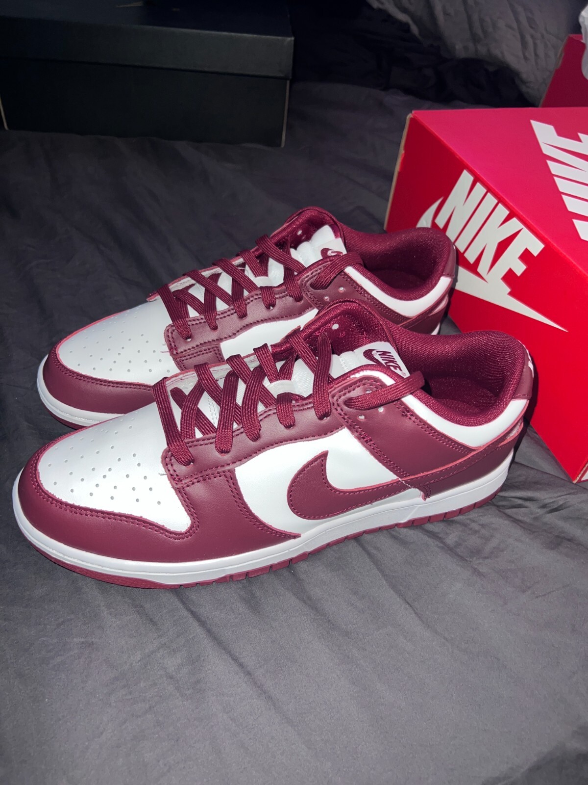 dunk low retro team red