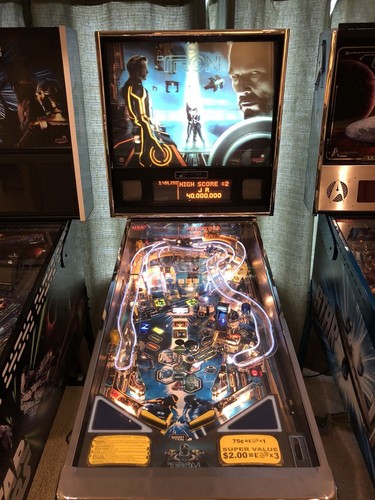 Tron Legacy Limited Edition Stern Pinball Machine - Excellent condition!