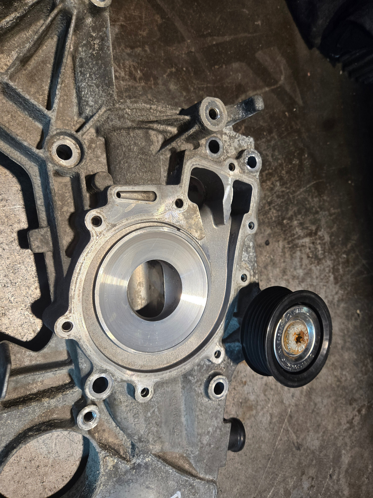 MERCEDES SPRINTER W906 2.1 DIESEL WATER PUMP BRACKET A6512011509 - Picture 4 of 12