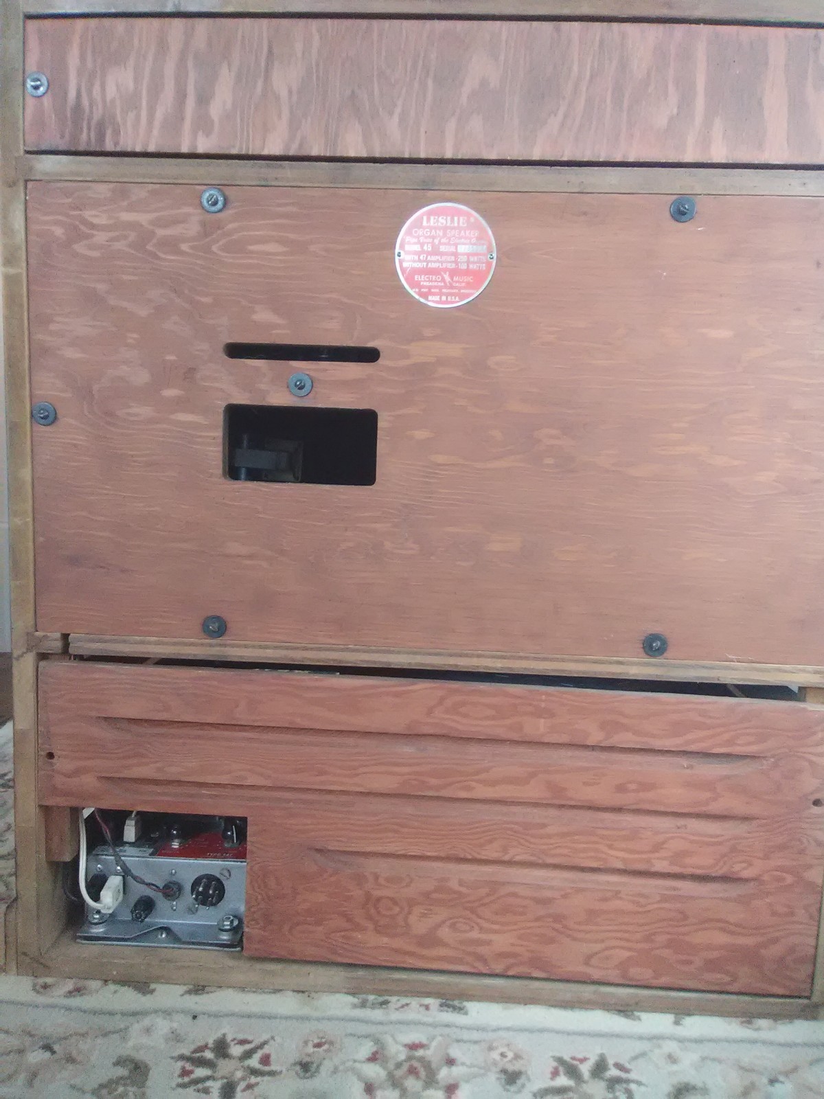 Leslie Speaker With 147 Amp