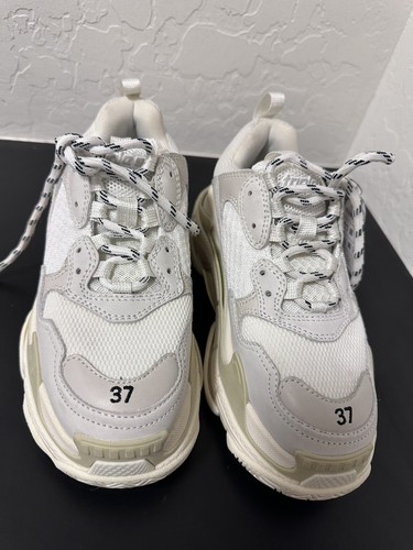 BALENCIAGA バレンシアガ TRIPLE S 37 Balenciaga Triple S Sneaker in white double foam and mesh 37