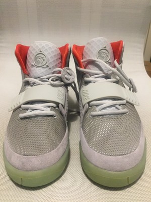 platinum yeezy foams