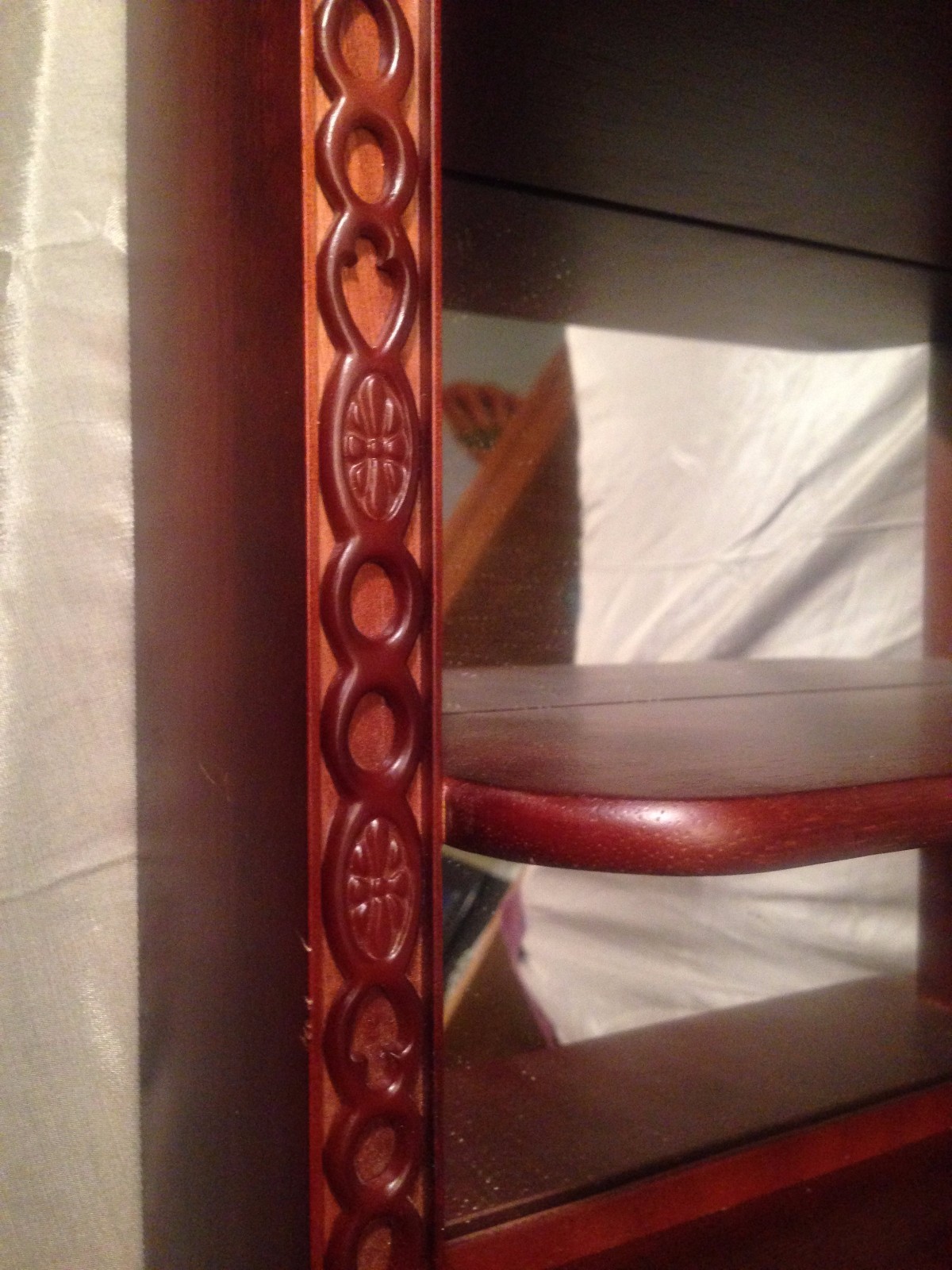 DISNEY DISPLAY MIRRORED CURIO HANGING DISPLAY SHELF FOR PORCELAIN FIGURINES