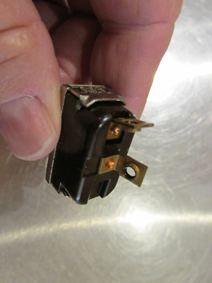 MCGILL 90-0001 TOGGLE SWITCH NEW