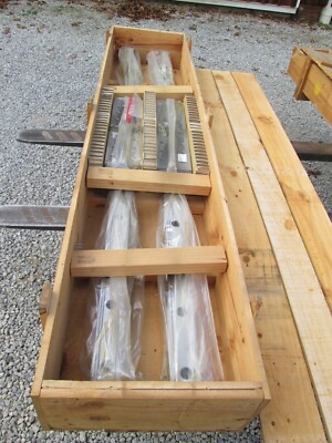 (2) THK LINEAR GUIDES W/ 4 BEARING BLOCKS FOR MORI SEIKI SH8000 Y AXIS ~NEW~