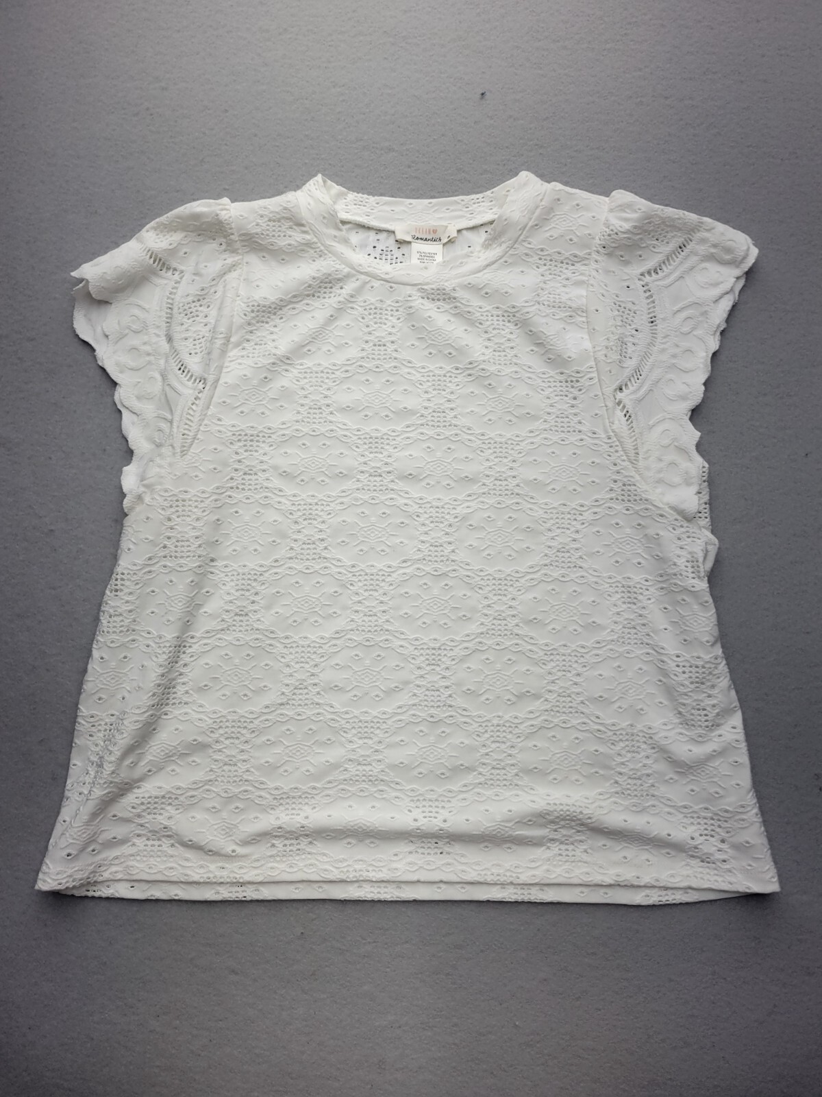 Urban Romantics Women's T-Shirt Medium White Doiley Short Sleeve Cap