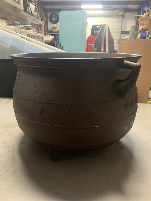ANTIQUE Pocasset No. 10 8 Gallon Cast Iron Cauldron -