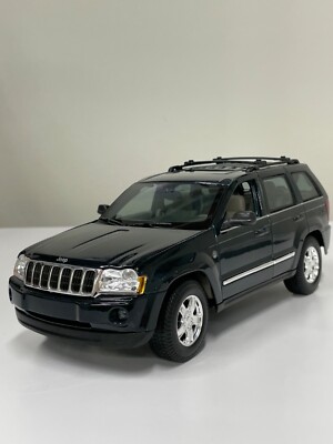 MAISTO 1/18 Scale 2005 JEEP GRAND CHEROKEE GREEN, RARE
