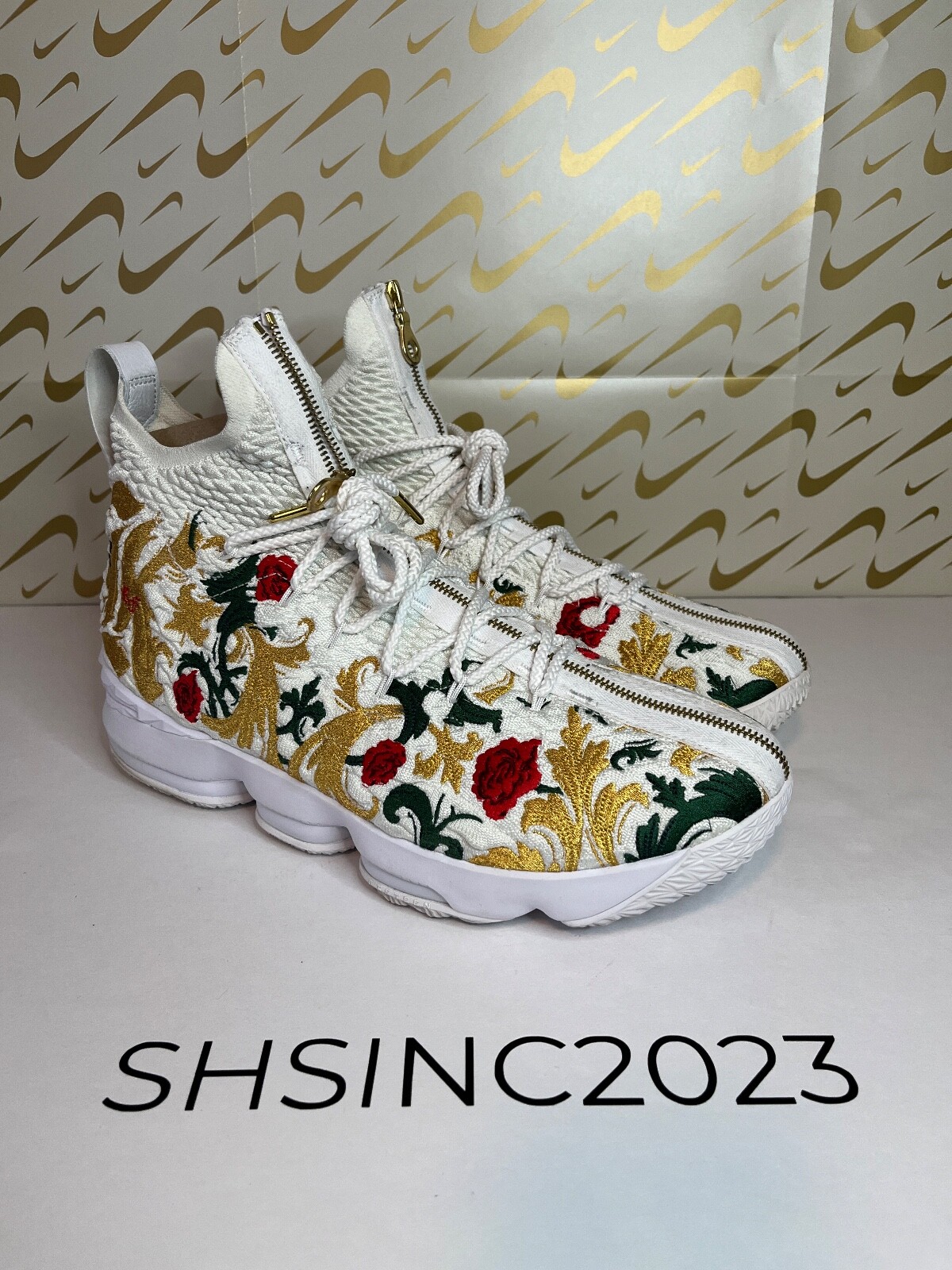 king's cloak lebron 15