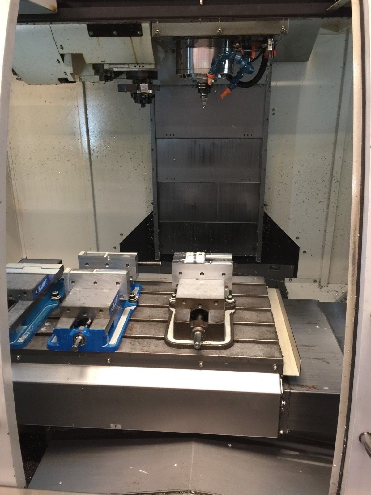 LITZ HITECH CV-1000 VERTICAL MACHINING CENTER - NEW 2012