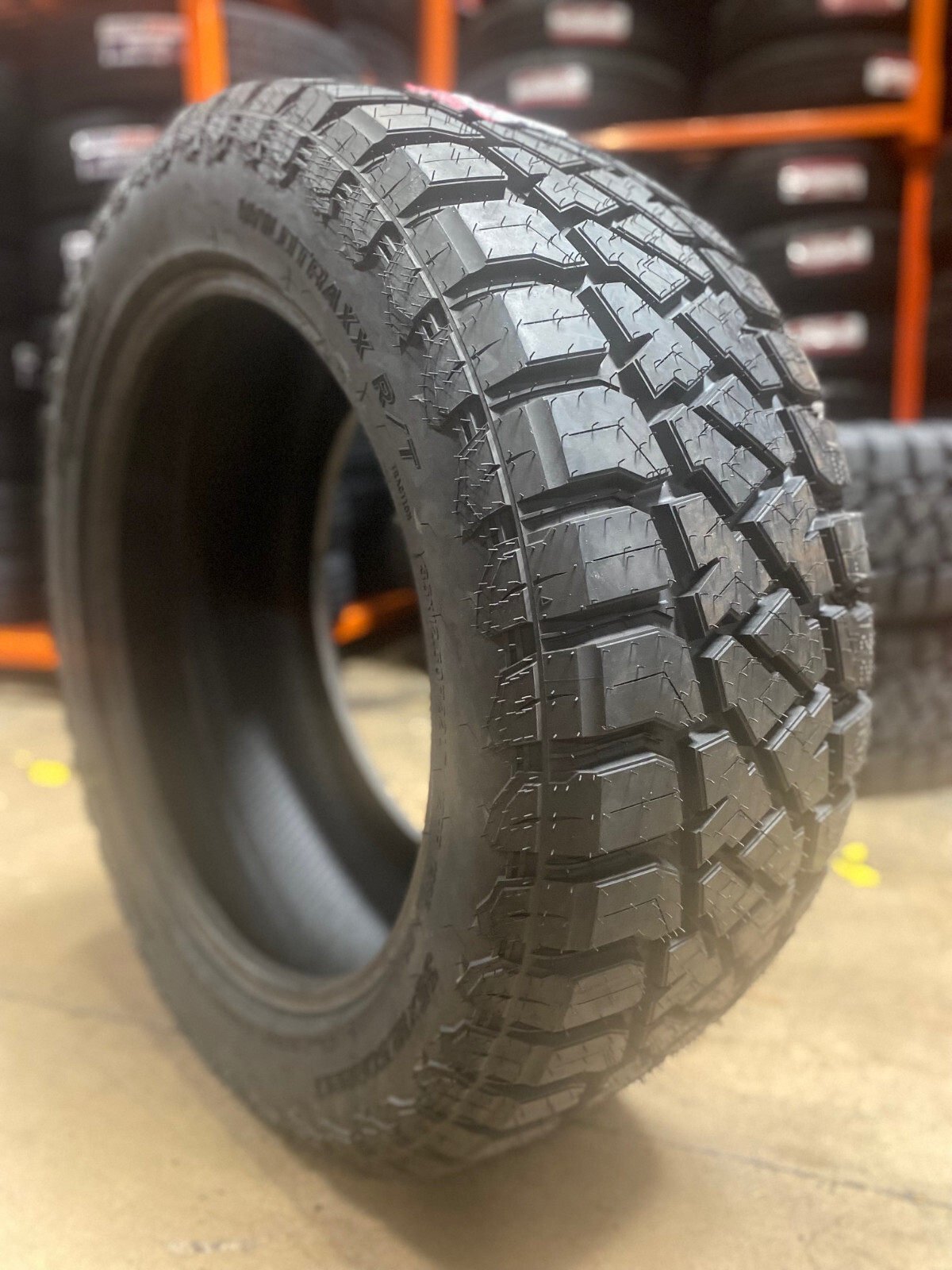 達摩20 Amazon.com: 275/40R20 VELOZZA ZXV4 BLK 106V XL : Automotive